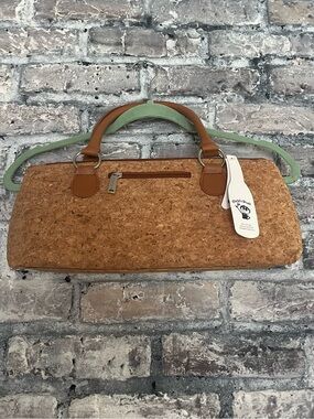 Cork Insulated Wine Clutch/with opener. Great for lunch & wine on the Go NWT
